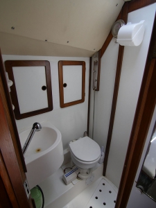 Leblon bathroom